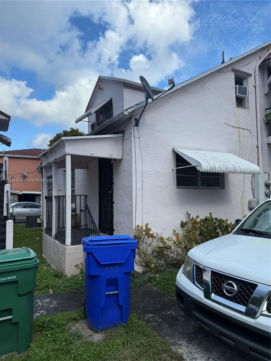 1499 Nw 32nd St, Miami, Florida 33142, Miami, Florida 33142, ,Residential Income,For Sale,1499 Nw 32nd St, Miami, Florida 33142,A11849114