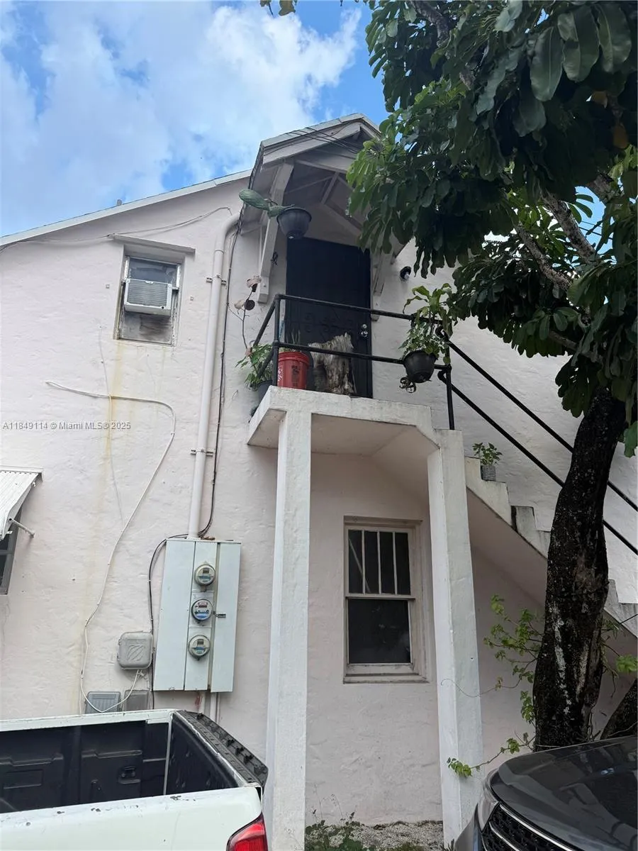 1499 Nw 32nd St, Miami, Florida 33142, Miami, Florida 33142, ,Residential Income,For Sale,1499 Nw 32nd St, Miami, Florida 33142,A11849114