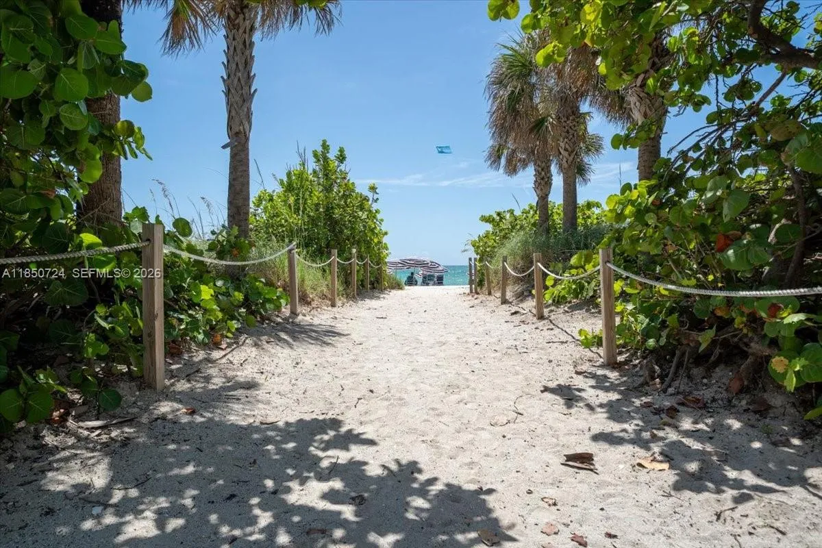 6301 Collins Ave 2705, Miami Beach, Florida 33141, Miami Beach, Florida 33141, 2 Bedrooms Bedrooms, ,2 BathroomsBathrooms,Residential,For Sale,6301 Collins Ave 2705, Miami Beach, Florida 33141,A11850724