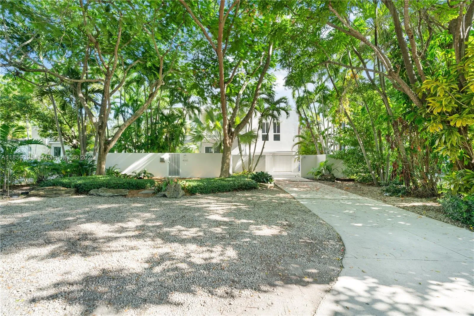 4050 Hardie Ave, Miami, Florida 33133, Miami, Florida 33133, 3 Bedrooms Bedrooms, ,2 BathroomsBathrooms,Residential,For Sale,4050 Hardie Ave, Miami, Florida 33133,A11850395