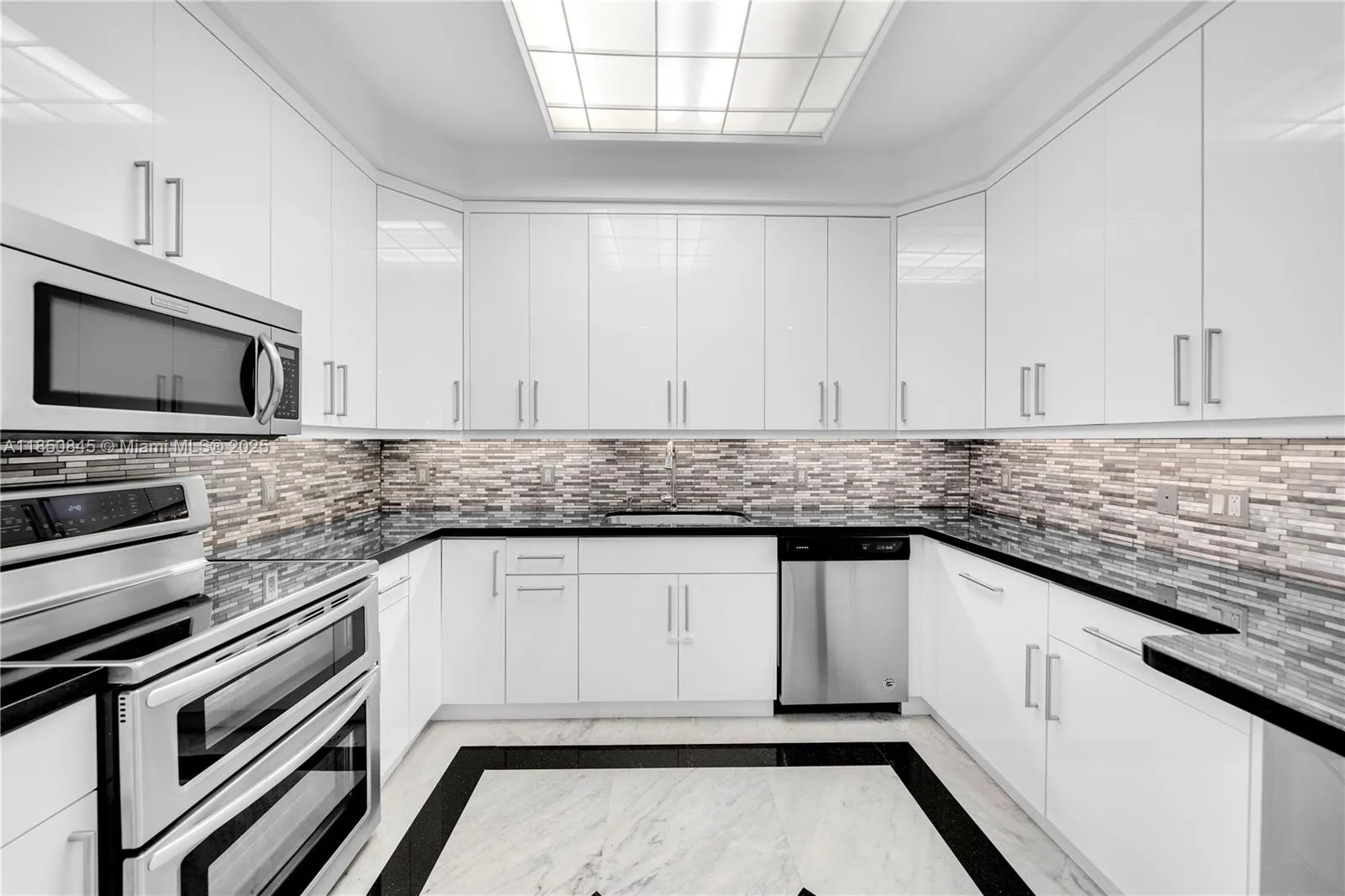 1558 Ne Quayside Ter D10, Miami, Florida 33138, Miami, Florida 33138, 4 Bedrooms Bedrooms, ,4 BathroomsBathrooms,Residential,For Sale,1558 Ne Quayside Ter D10, Miami, Florida 33138,A11850845