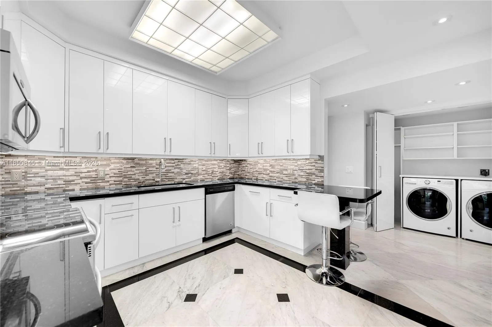 1558 Ne Quayside Ter D10, Miami, Florida 33138, Miami, Florida 33138, 4 Bedrooms Bedrooms, ,4 BathroomsBathrooms,Residential,For Sale,1558 Ne Quayside Ter D10, Miami, Florida 33138,A11850845