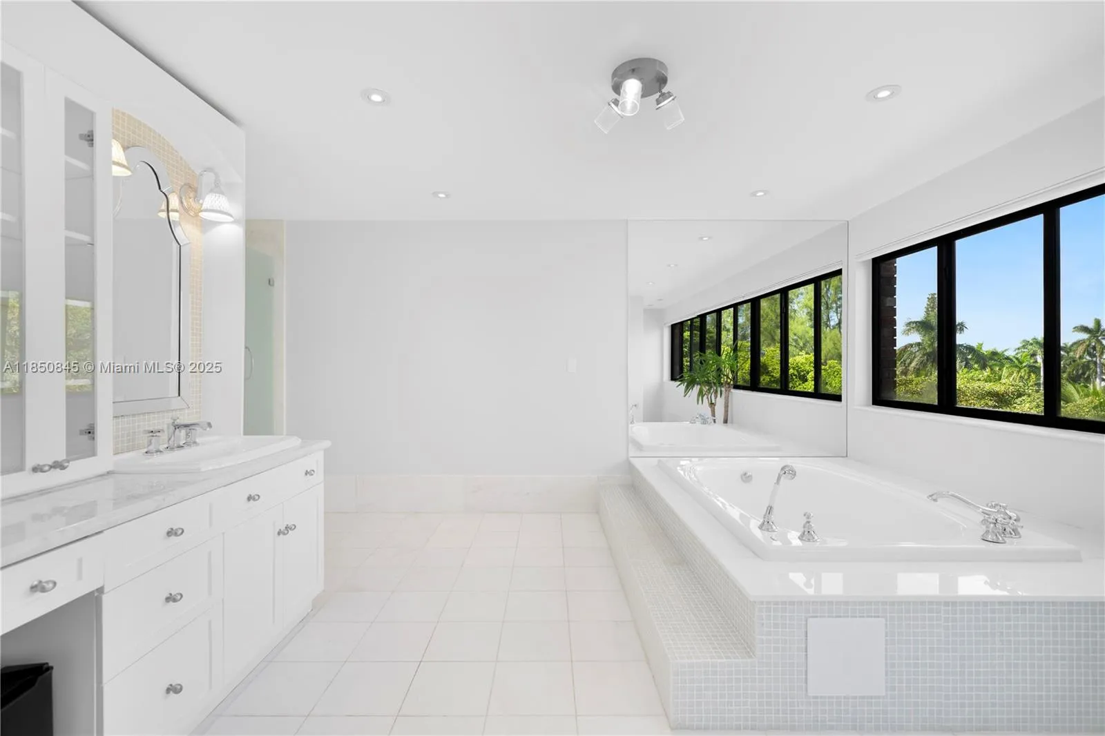 1558 Ne Quayside Ter D10, Miami, Florida 33138, Miami, Florida 33138, 4 Bedrooms Bedrooms, ,4 BathroomsBathrooms,Residential,For Sale,1558 Ne Quayside Ter D10, Miami, Florida 33138,A11850845