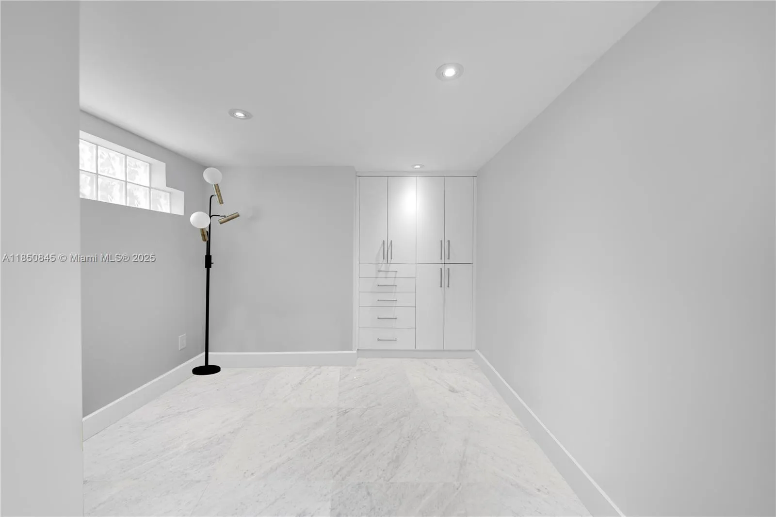 1558 Ne Quayside Ter D10, Miami, Florida 33138, Miami, Florida 33138, 4 Bedrooms Bedrooms, ,4 BathroomsBathrooms,Residential,For Sale,1558 Ne Quayside Ter D10, Miami, Florida 33138,A11850845