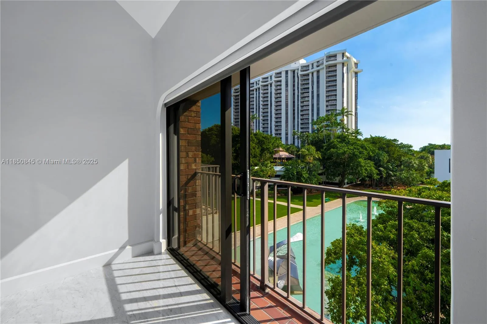 1558 Ne Quayside Ter D10, Miami, Florida 33138, Miami, Florida 33138, 4 Bedrooms Bedrooms, ,4 BathroomsBathrooms,Residential,For Sale,1558 Ne Quayside Ter D10, Miami, Florida 33138,A11850845