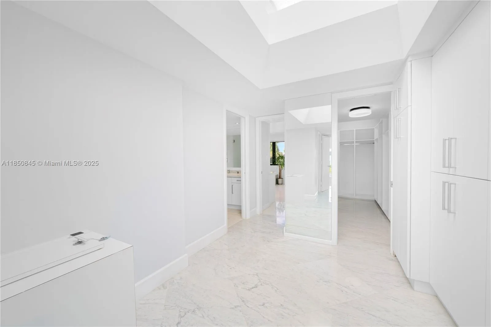 1558 Ne Quayside Ter D10, Miami, Florida 33138, Miami, Florida 33138, 4 Bedrooms Bedrooms, ,4 BathroomsBathrooms,Residential,For Sale,1558 Ne Quayside Ter D10, Miami, Florida 33138,A11850845