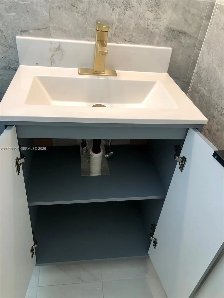 6890 Liberty St, Hollywood, Florida 33024, Hollywood, Florida 33024, 1 Bedroom Bedrooms, ,1 BathroomBathrooms,Residential Lease,For Rent,6890 Liberty St, Hollywood, Florida 33024,A11851198