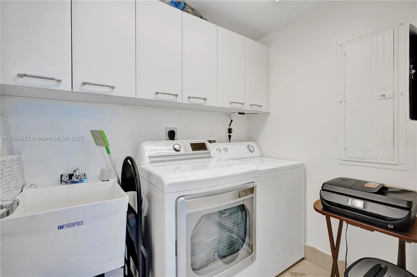 3101 S Ocean Dr 3506, Hollywood, Florida 33019, Hollywood, Florida 33019, 3 Bedrooms Bedrooms, ,3 BathroomsBathrooms,Residential,For Sale,3101 S Ocean Dr 3506, Hollywood, Florida 33019,A11850912