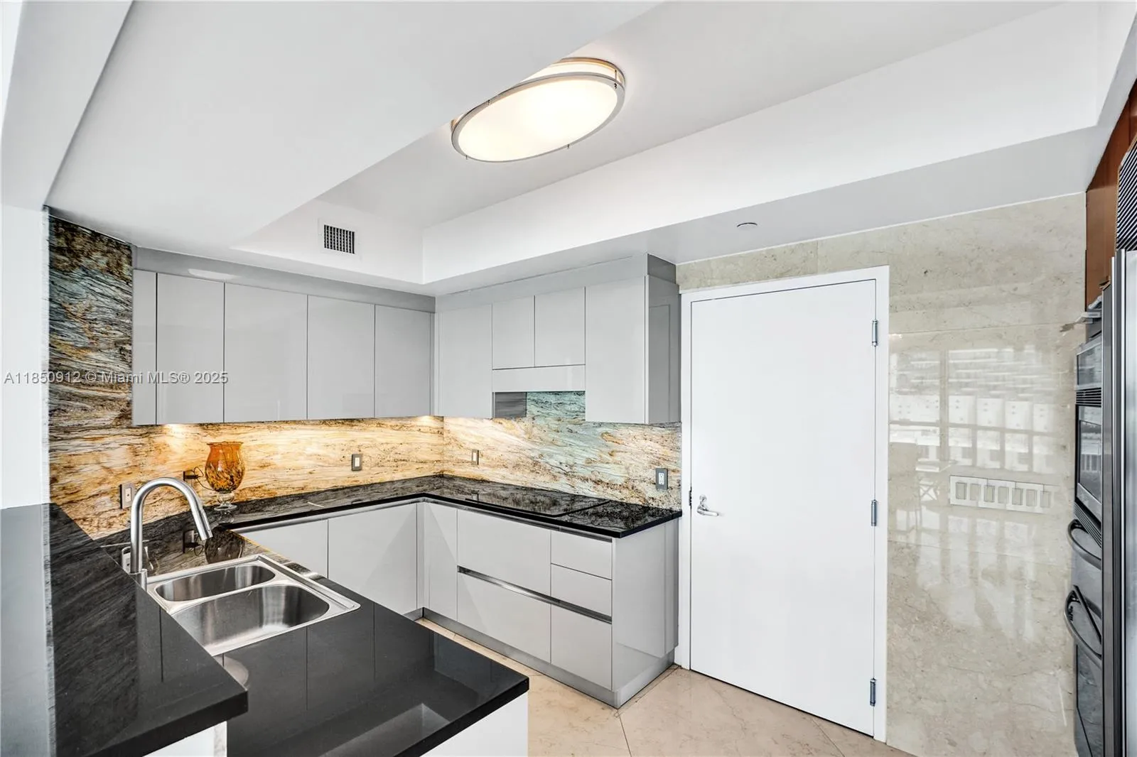 3101 S Ocean Dr 3506, Hollywood, Florida 33019, Hollywood, Florida 33019, 3 Bedrooms Bedrooms, ,3 BathroomsBathrooms,Residential,For Sale,3101 S Ocean Dr 3506, Hollywood, Florida 33019,A11850912