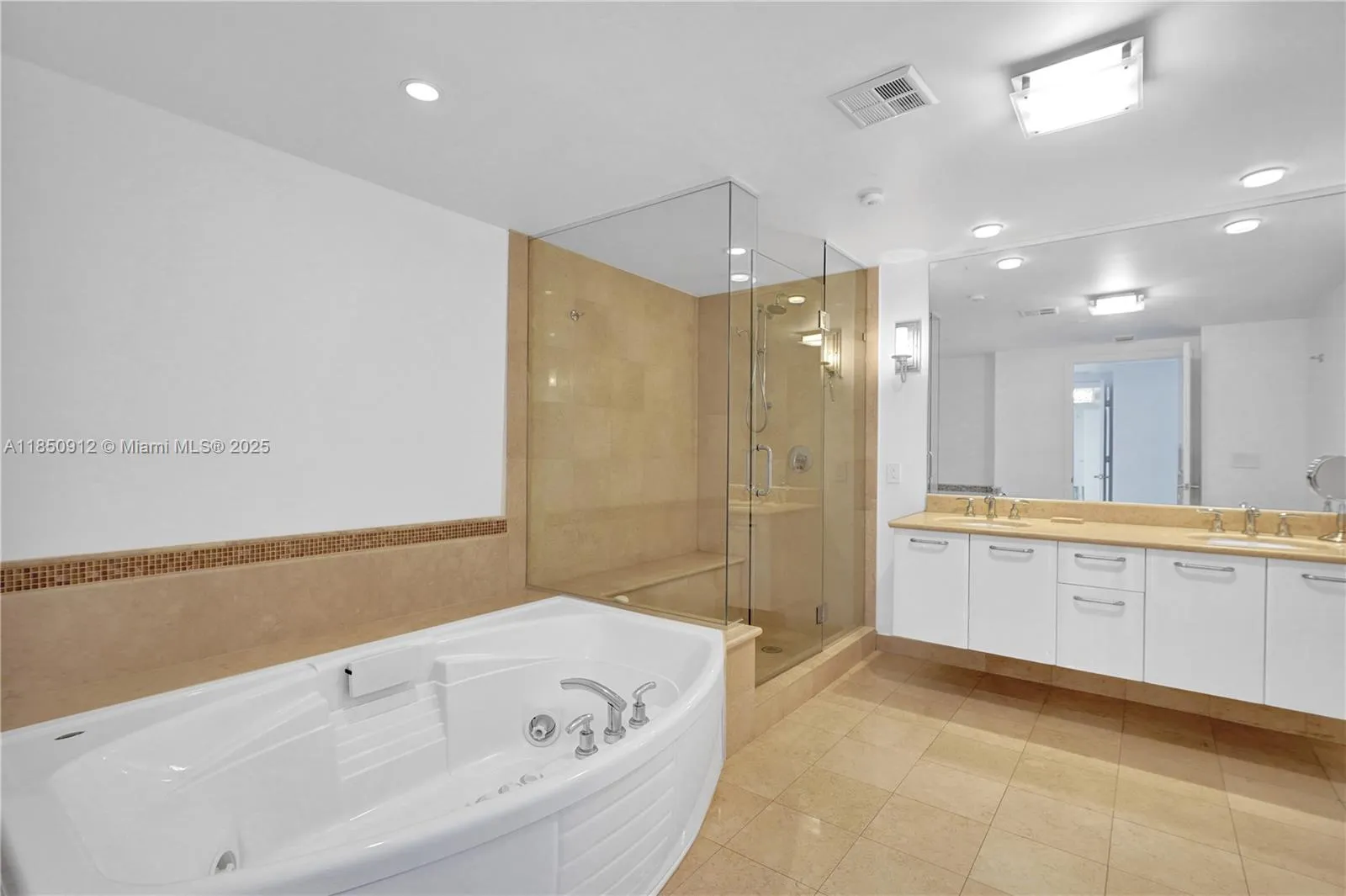 3101 S Ocean Dr 3506, Hollywood, Florida 33019, Hollywood, Florida 33019, 3 Bedrooms Bedrooms, ,3 BathroomsBathrooms,Residential,For Sale,3101 S Ocean Dr 3506, Hollywood, Florida 33019,A11850912