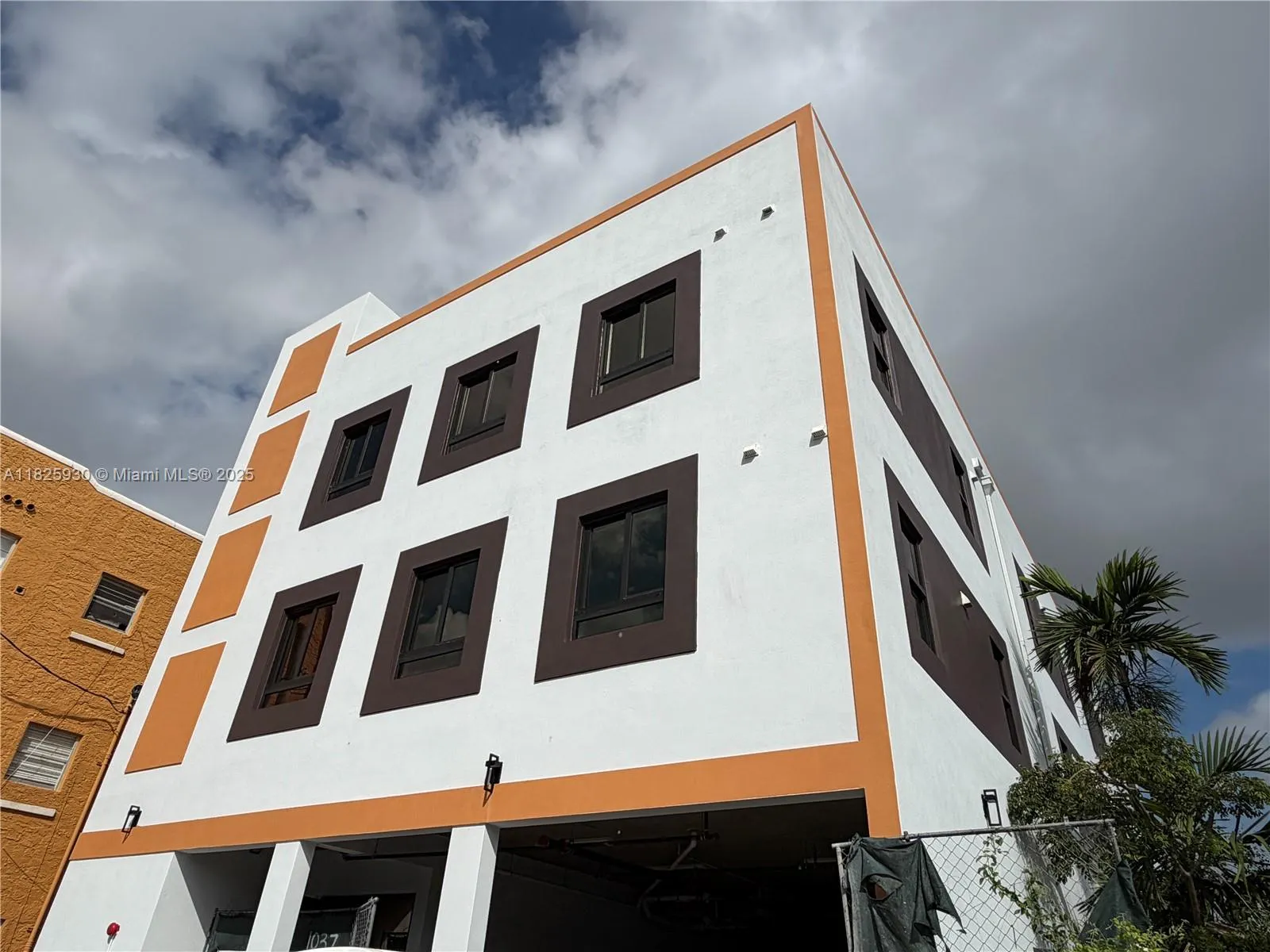 1037 Nw 2nd St, Miami, Florida 33128, Miami, Florida 33128, ,Residential Income,For Sale,1037 Nw 2nd St, Miami, Florida 33128,A11825930