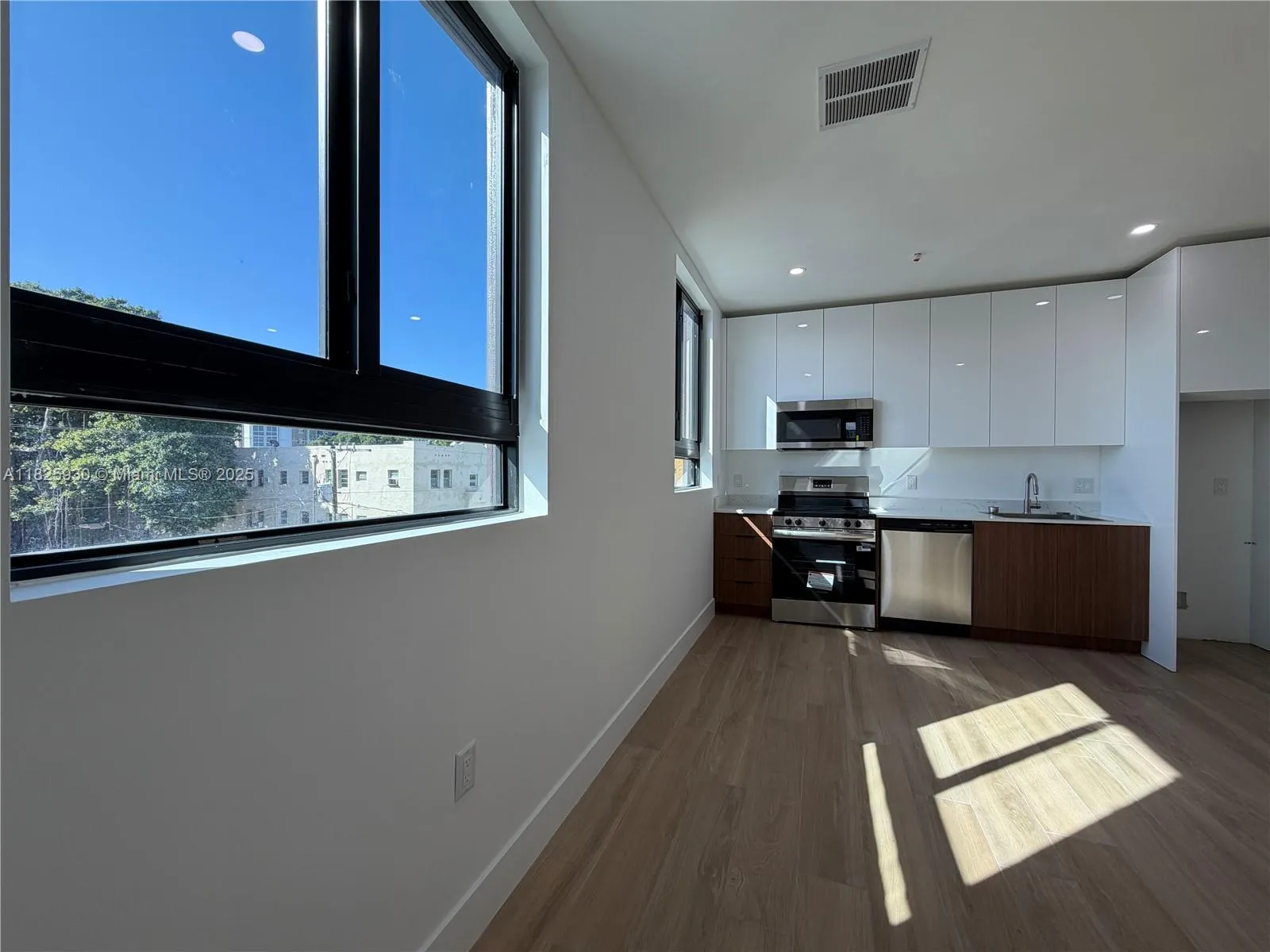 1037 Nw 2nd St, Miami, Florida 33128, Miami, Florida 33128, ,Residential Income,For Sale,1037 Nw 2nd St, Miami, Florida 33128,A11825930