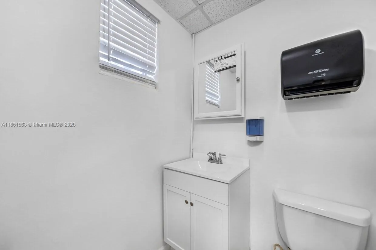 3401 Sw 8th St, Miami, Florida 33135, Miami, Florida 33135, ,Commercial Lease,For Rent,3401 Sw 8th St, Miami, Florida 33135,A11851563