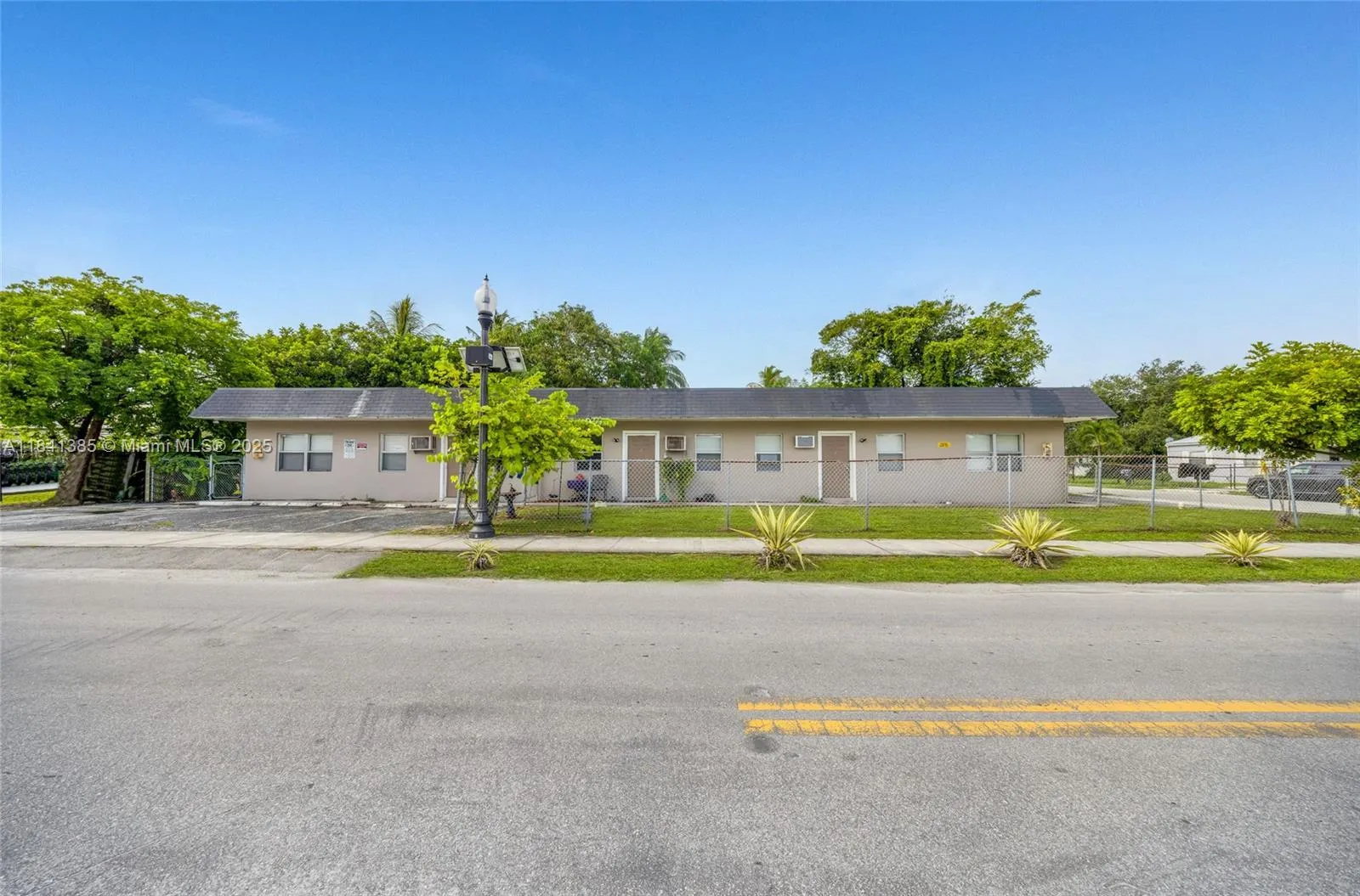 848 Nw 2nd Ave, Fort Lauderdale, Florida 33311, Fort Lauderdale, Florida 33311, ,Residential Income,For Sale,848 Nw 2nd Ave, Fort Lauderdale, Florida 33311,A11841385