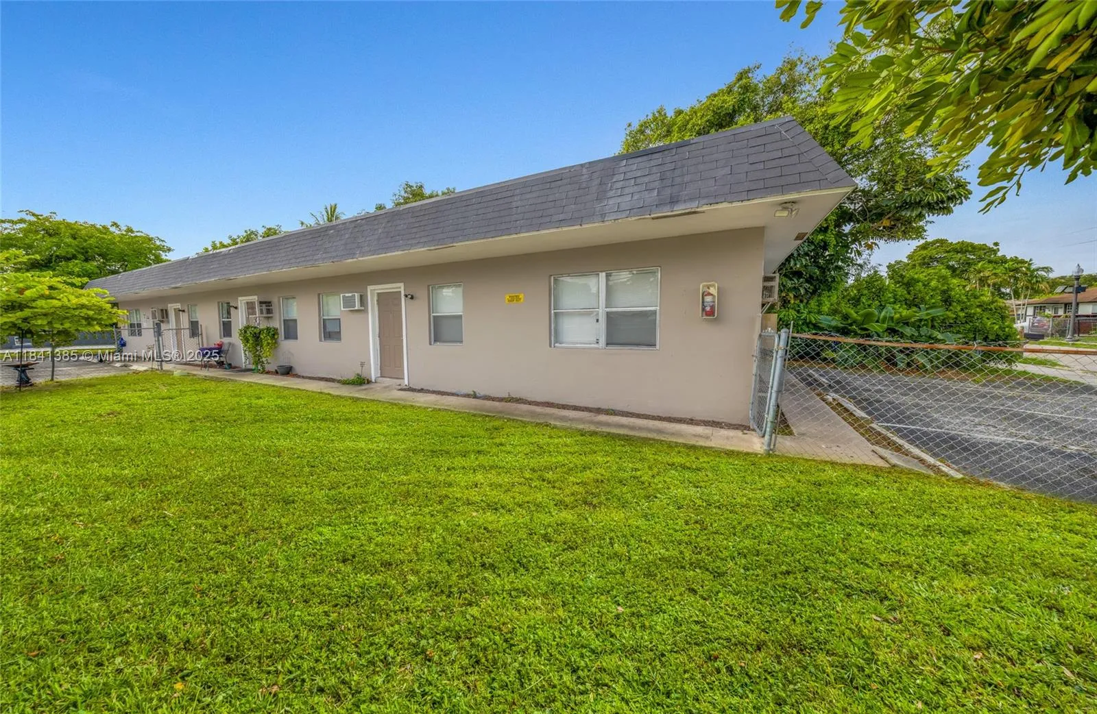 848 Nw 2nd Ave, Fort Lauderdale, Florida 33311, Fort Lauderdale, Florida 33311, ,Residential Income,For Sale,848 Nw 2nd Ave, Fort Lauderdale, Florida 33311,A11841385