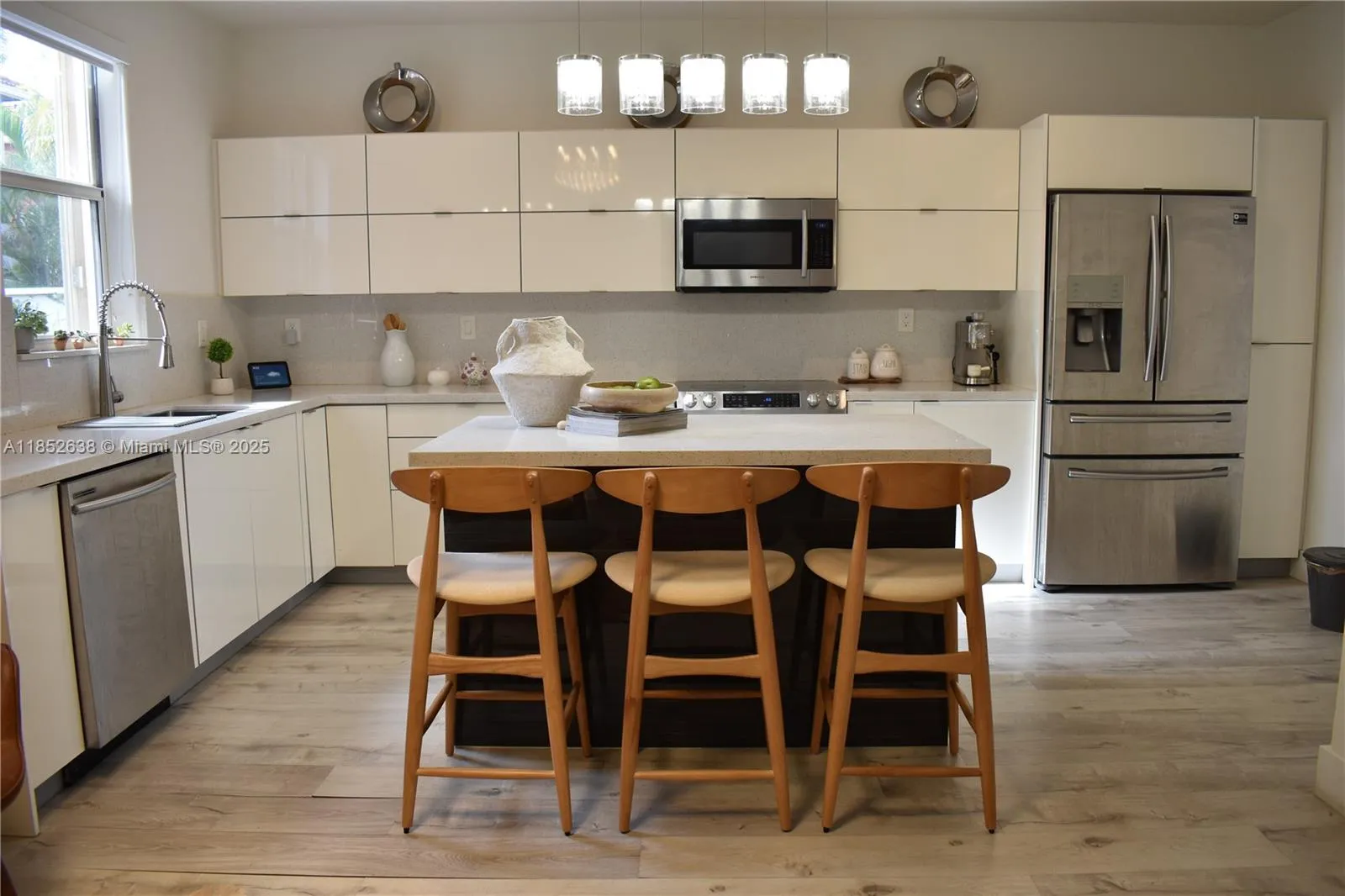 5189 Nw 108th Path, Doral, Florida 33178, Doral, Florida 33178, 3 Bedrooms Bedrooms, ,2 BathroomsBathrooms,Residential,For Sale,5189 Nw 108th Path, Doral, Florida 33178,A11852638