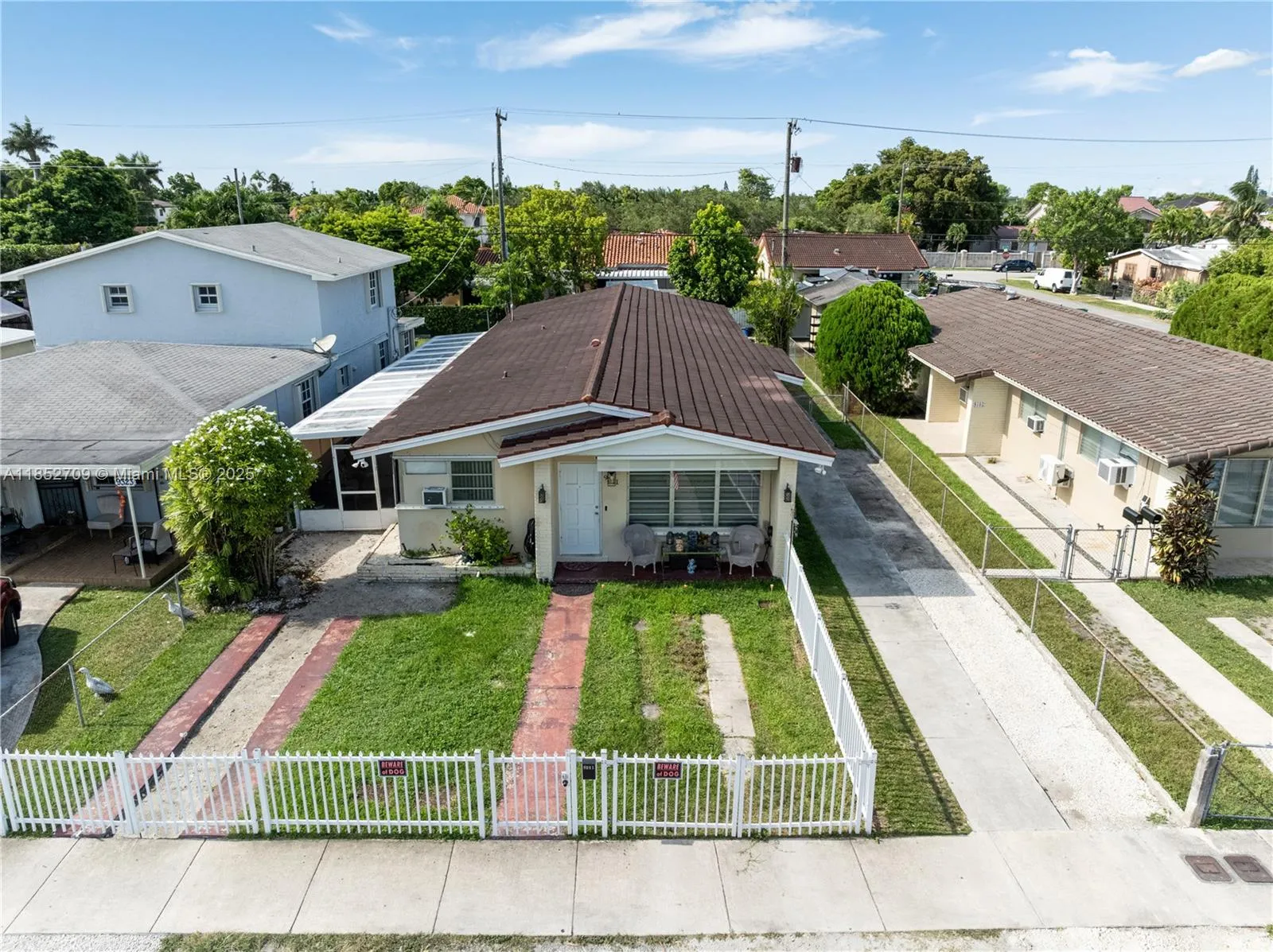 9311 Sw 37th St, Miami, Florida 33165, Miami, Florida 33165, ,Residential Income,For Sale,9311 Sw 37th St, Miami, Florida 33165,A11852709