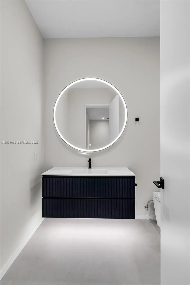 4th bedroom bath