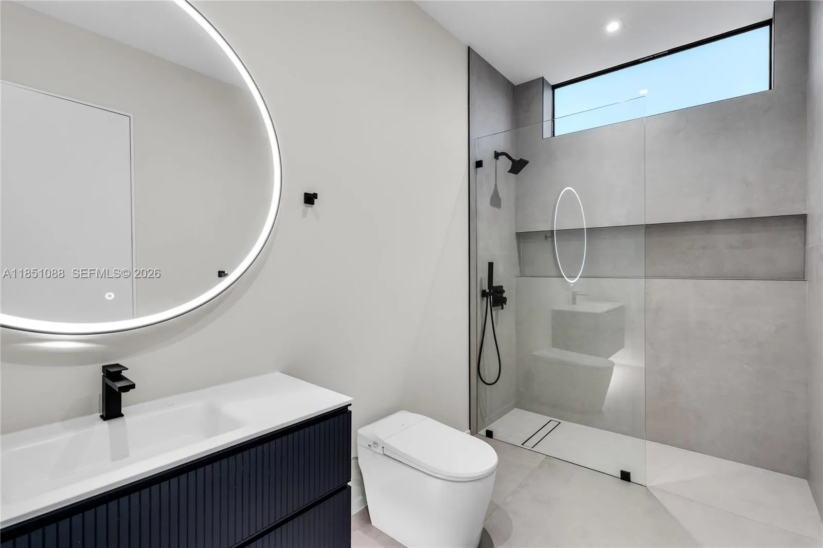 4th Bedrron bath