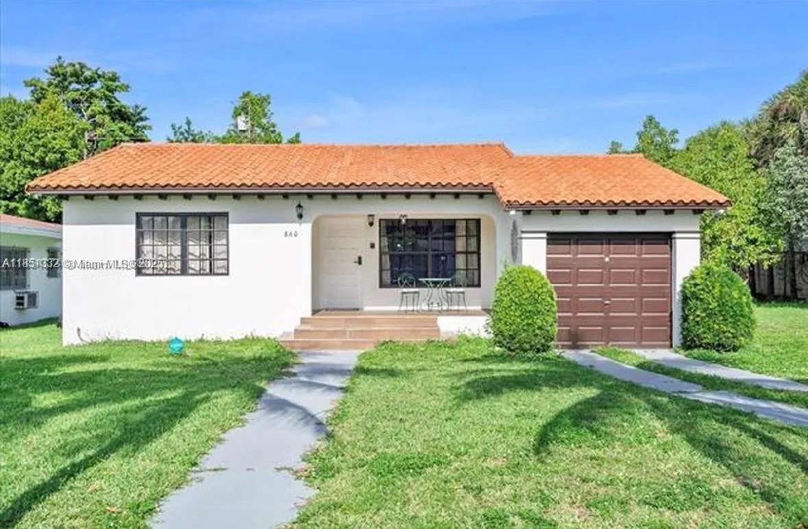 860 Nw 17th Ct, Miami, Florida 33125, Miami, Florida 33125, 3 Bedrooms Bedrooms, ,3 BathroomsBathrooms,Residential,For Sale,860 Nw 17th Ct, Miami, Florida 33125,A11851332