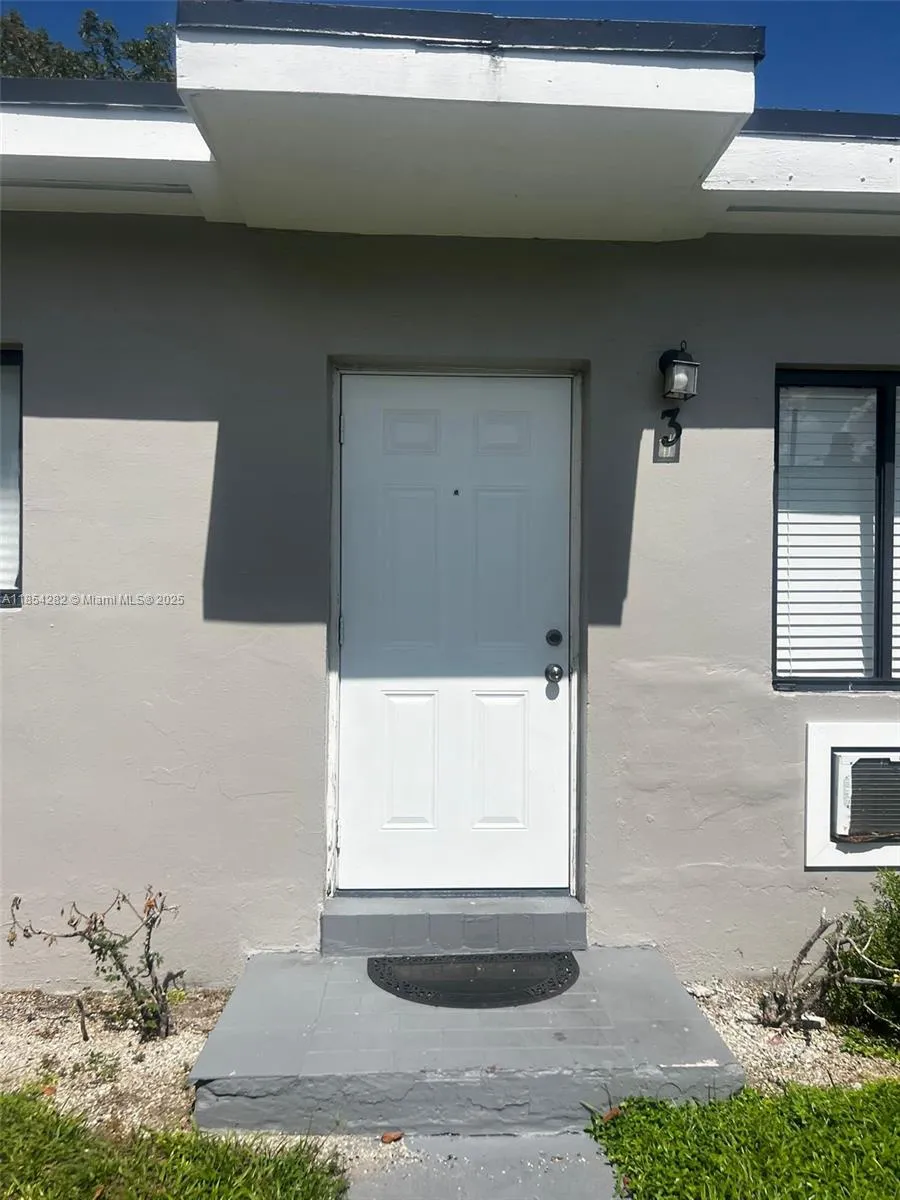 2081 Nw 30th St 3, Miami, Florida 33142, Miami, Florida 33142, 2 Bedrooms Bedrooms, ,1 BathroomBathrooms,Residential Lease,For Rent,2081 Nw 30th St 3, Miami, Florida 33142,A11854282