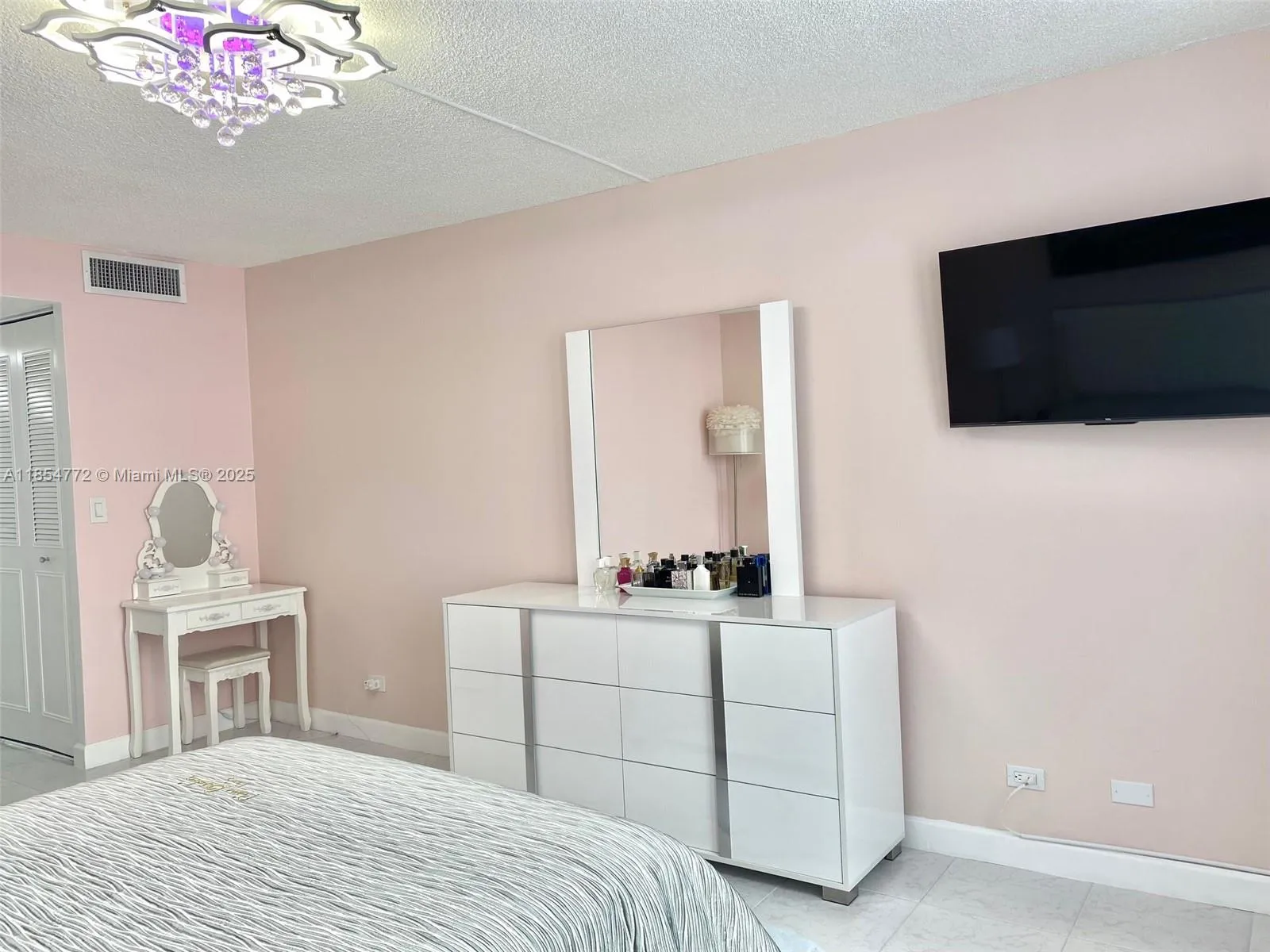 251 174th St 615, Sunny Isles Beach, Florida 33160, Sunny Isles Beach, Florida 33160, 1 Bedroom Bedrooms, ,1 BathroomBathrooms,Residential,For Sale,251 174th St 615, Sunny Isles Beach, Florida 33160,A11854772