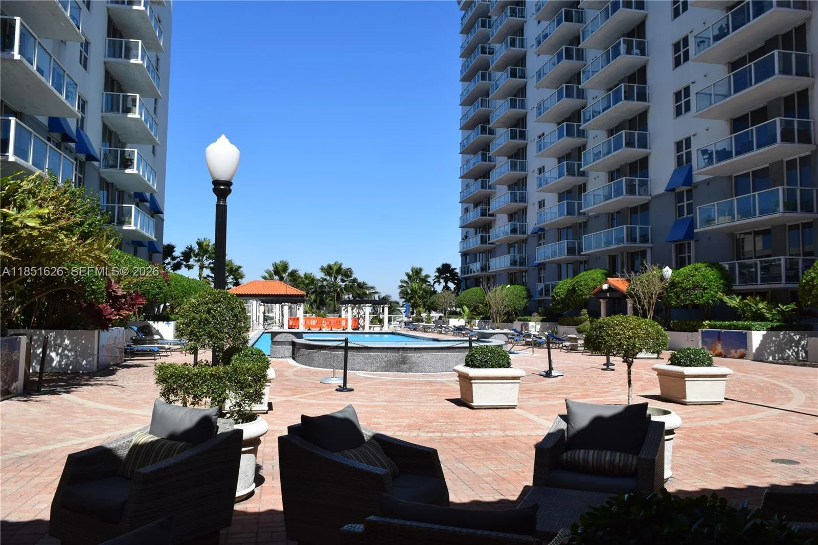 5091 Nw 7th St 711, Miami, Florida 33126, Miami, Florida 33126, 2 Bedrooms Bedrooms, ,1 BathroomBathrooms,Residential,For Sale,5091 Nw 7th St 711, Miami, Florida 33126,A11851626