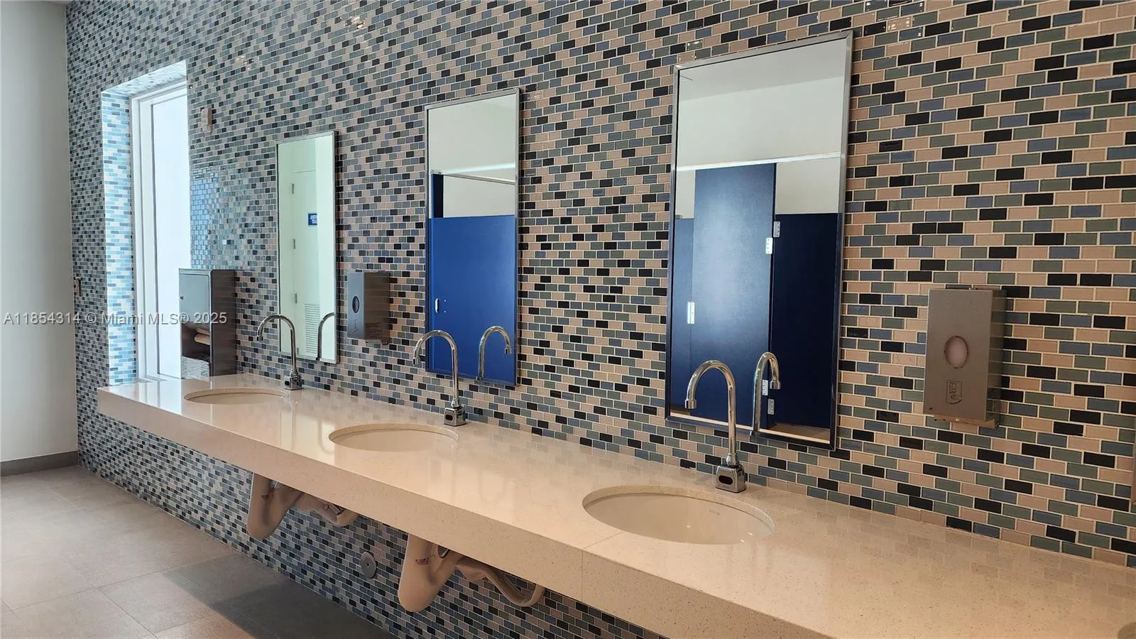 15051 Royal Oaks Ln 1605, North Miami, Florida 331, North Miami, Florida 33181, 2 Bedrooms Bedrooms, ,2 BathroomsBathrooms,Residential,For Sale,15051 Royal Oaks Ln 1605, North Miami, Florida 331,A11854314