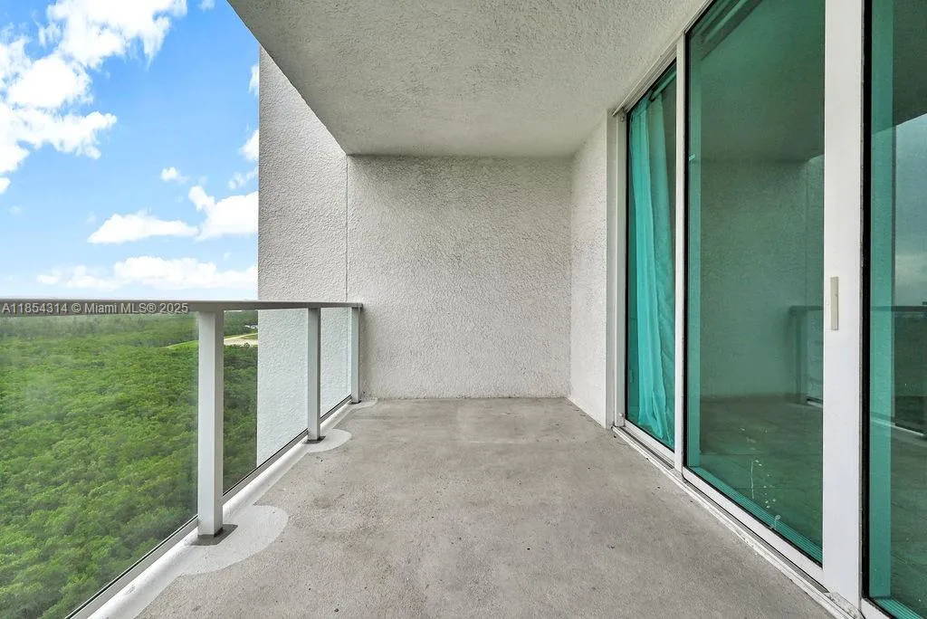 15051 Royal Oaks Ln 1605, North Miami, Florida 331, North Miami, Florida 33181, 2 Bedrooms Bedrooms, ,2 BathroomsBathrooms,Residential,For Sale,15051 Royal Oaks Ln 1605, North Miami, Florida 331,A11854314
