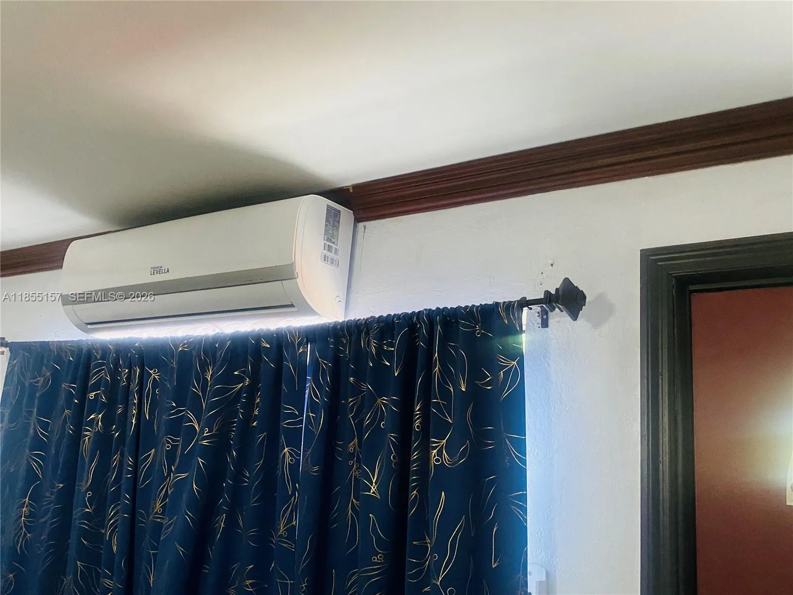 SPLIT FROM MAIN FAMILY ROOM