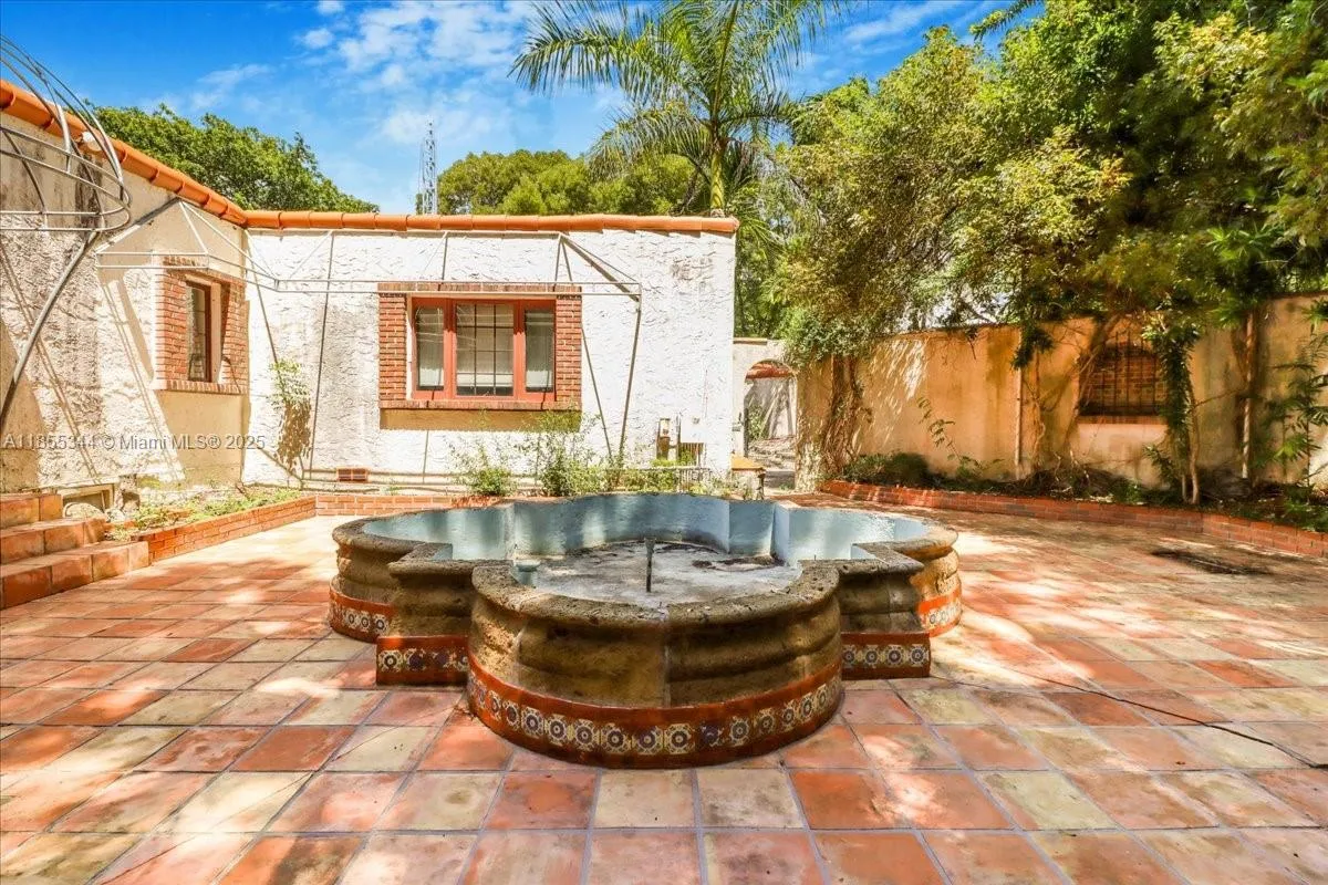 5900 Ne 5th Ave, Miami, Florida 33137, Miami, Florida 33137, 3 Bedrooms Bedrooms, ,2 BathroomsBathrooms,Residential,For Sale,5900 Ne 5th Ave, Miami, Florida 33137,A11855344
