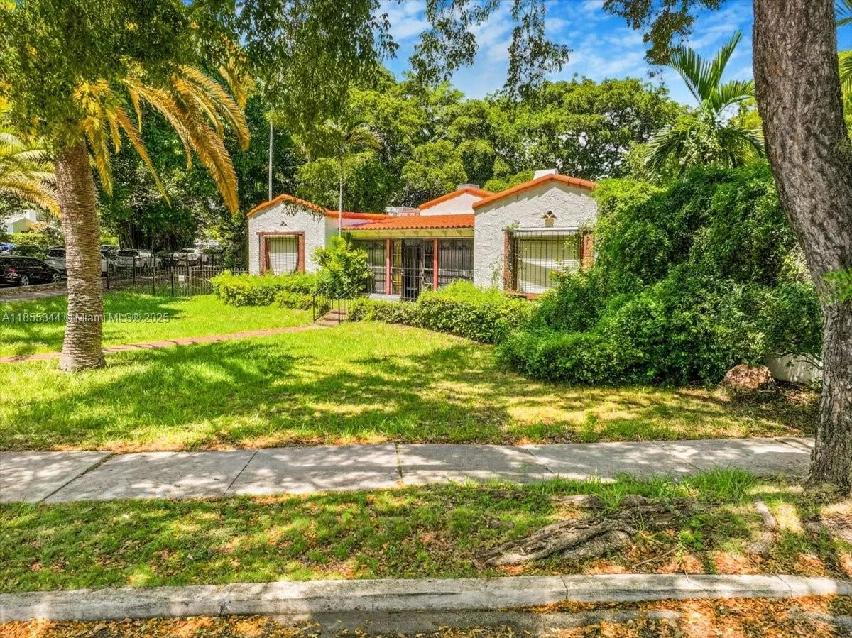 5900 Ne 5th Ave, Miami, Florida 33137, Miami, Florida 33137, 3 Bedrooms Bedrooms, ,2 BathroomsBathrooms,Residential,For Sale,5900 Ne 5th Ave, Miami, Florida 33137,A11855344