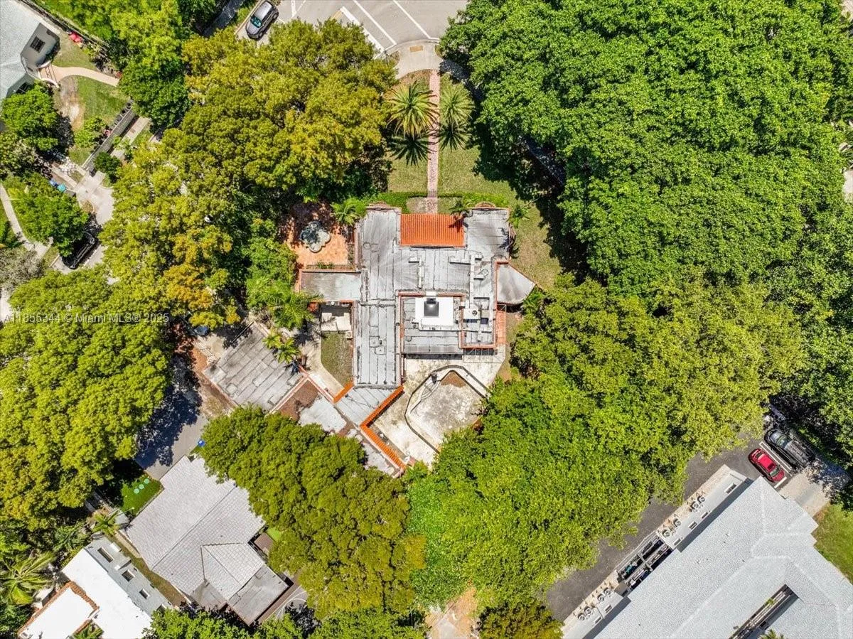 5900 Ne 5th Ave, Miami, Florida 33137, Miami, Florida 33137, 3 Bedrooms Bedrooms, ,2 BathroomsBathrooms,Residential,For Sale,5900 Ne 5th Ave, Miami, Florida 33137,A11855344