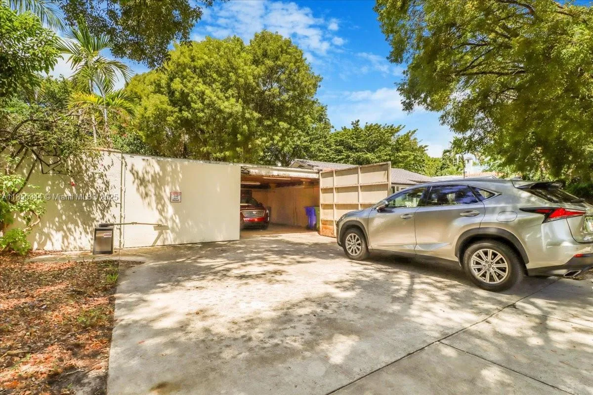 5900 Ne 5th Ave, Miami, Florida 33137, Miami, Florida 33137, 3 Bedrooms Bedrooms, ,2 BathroomsBathrooms,Residential,For Sale,5900 Ne 5th Ave, Miami, Florida 33137,A11855344
