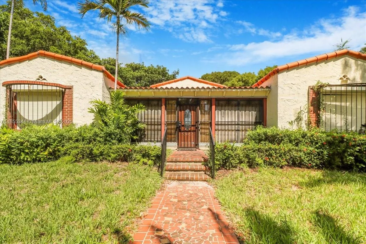 5900 Ne 5th Ave, Miami, Florida 33137, Miami, Florida 33137, 3 Bedrooms Bedrooms, ,2 BathroomsBathrooms,Residential,For Sale,5900 Ne 5th Ave, Miami, Florida 33137,A11855344