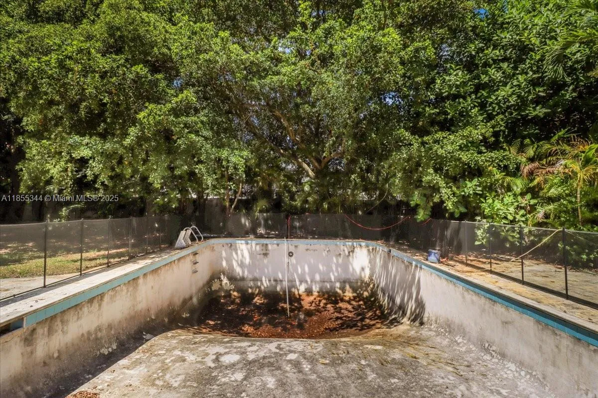 5900 Ne 5th Ave, Miami, Florida 33137, Miami, Florida 33137, 3 Bedrooms Bedrooms, ,2 BathroomsBathrooms,Residential,For Sale,5900 Ne 5th Ave, Miami, Florida 33137,A11855344