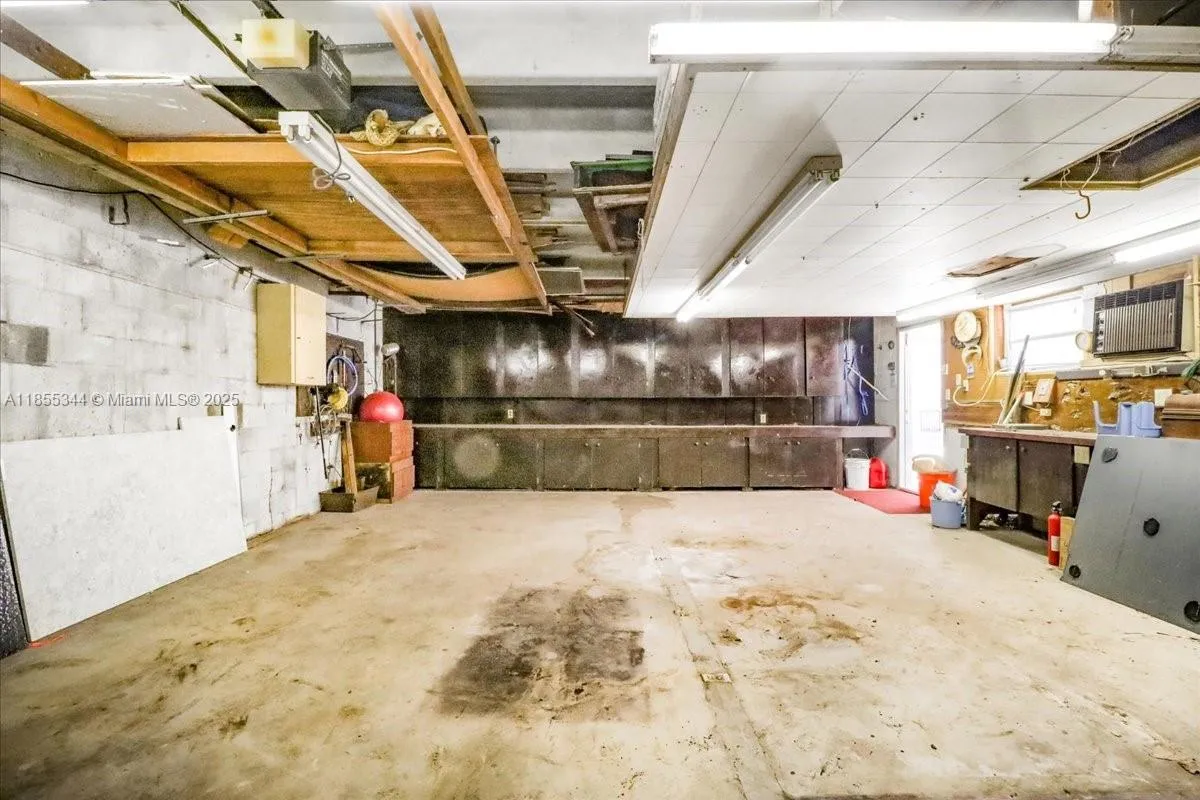 5900 Ne 5th Ave, Miami, Florida 33137, Miami, Florida 33137, 3 Bedrooms Bedrooms, ,2 BathroomsBathrooms,Residential,For Sale,5900 Ne 5th Ave, Miami, Florida 33137,A11855344