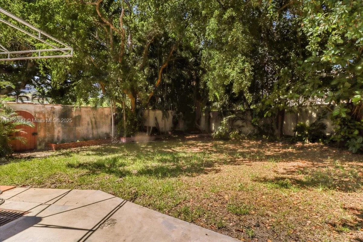 5900 Ne 5th Ave, Miami, Florida 33137, Miami, Florida 33137, 3 Bedrooms Bedrooms, ,2 BathroomsBathrooms,Residential,For Sale,5900 Ne 5th Ave, Miami, Florida 33137,A11855344