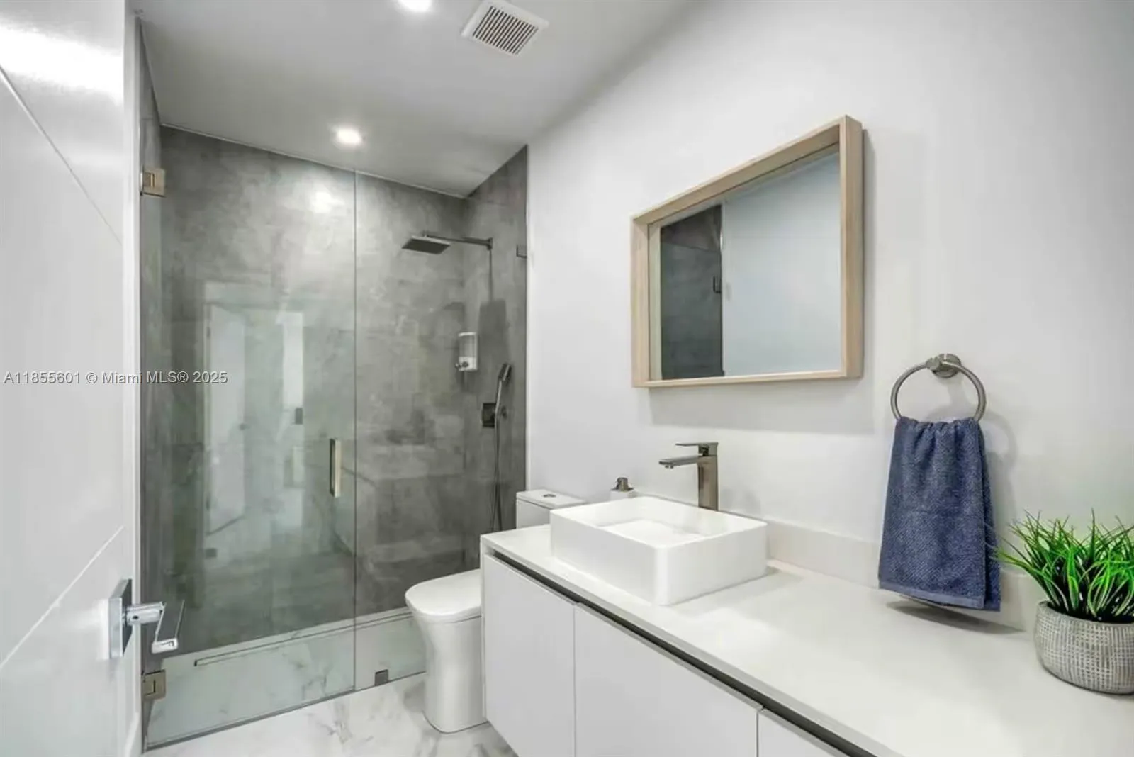 3530 Sw 104th Ave, Miami, Florida 33165, Miami, Florida 33165, 5 Bedrooms Bedrooms, ,4 BathroomsBathrooms,Residential Lease,For Rent,3530 Sw 104th Ave, Miami, Florida 33165,A11855601