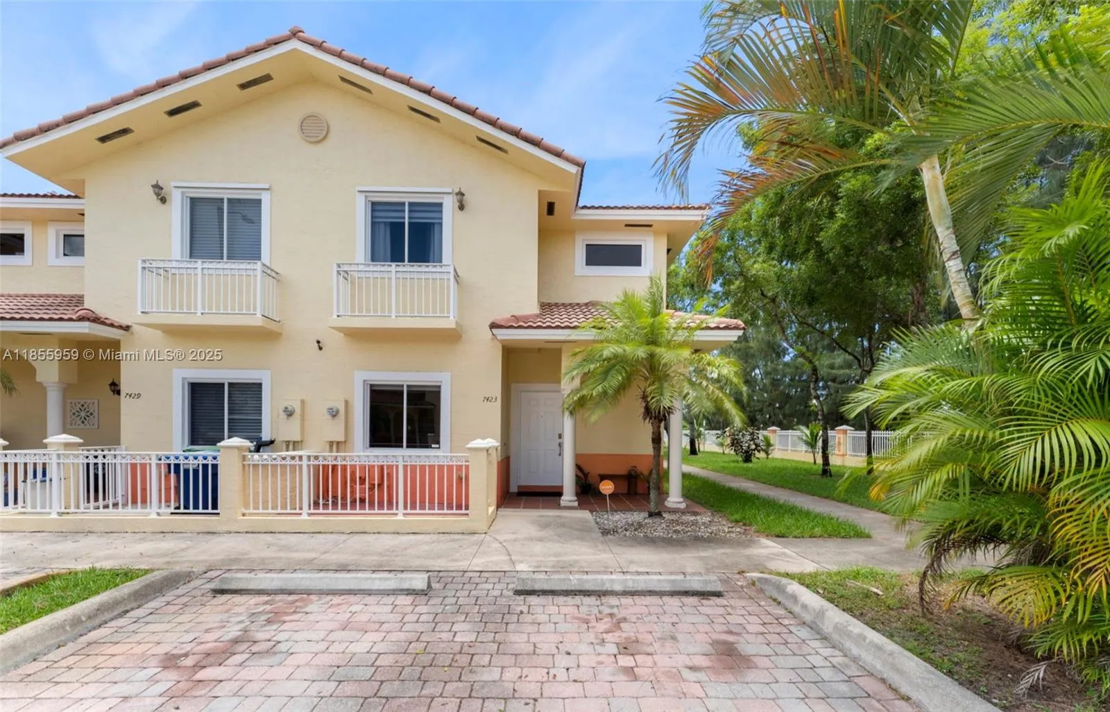 7423 Nw 182nd St, Hialeah, Florida 33015, Hialeah, Florida 33015, 2 Bedrooms Bedrooms, ,2 BathroomsBathrooms,Residential,For Sale,7423 Nw 182nd St, Hialeah, Florida 33015,A11855959