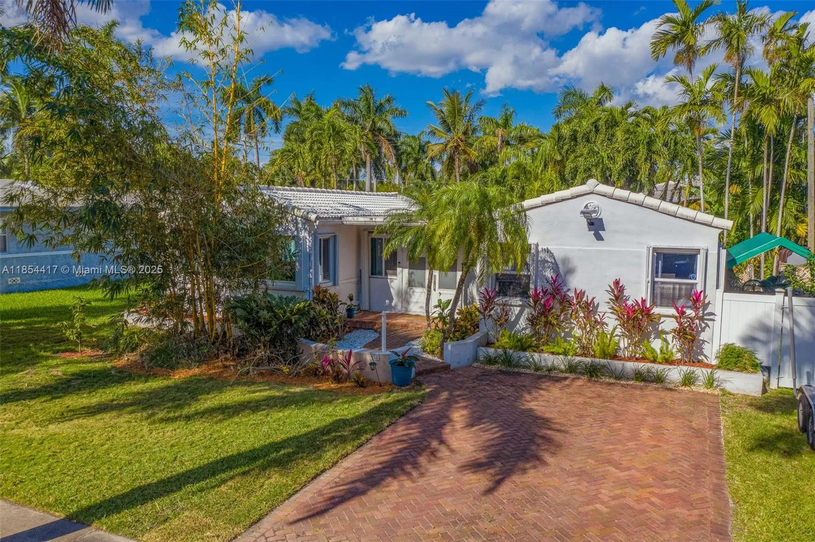 955 Van Buren St, Hollywood, Florida 33019, Hollywood, Florida 33019, 3 Bedrooms Bedrooms, ,2 BathroomsBathrooms,Residential,For Sale,955 Van Buren St, Hollywood, Florida 33019,A11854417