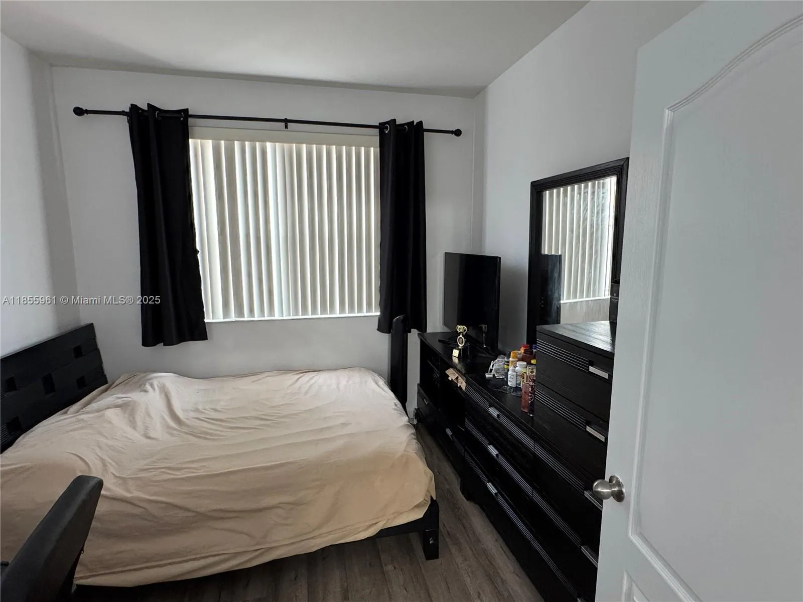 14956 Sw 8th Ln, Miami, Florida 33194, Miami, Florida 33194, 3 Bedrooms Bedrooms, ,3 BathroomsBathrooms,Residential,For Sale,14956 Sw 8th Ln, Miami, Florida 33194,A11855961