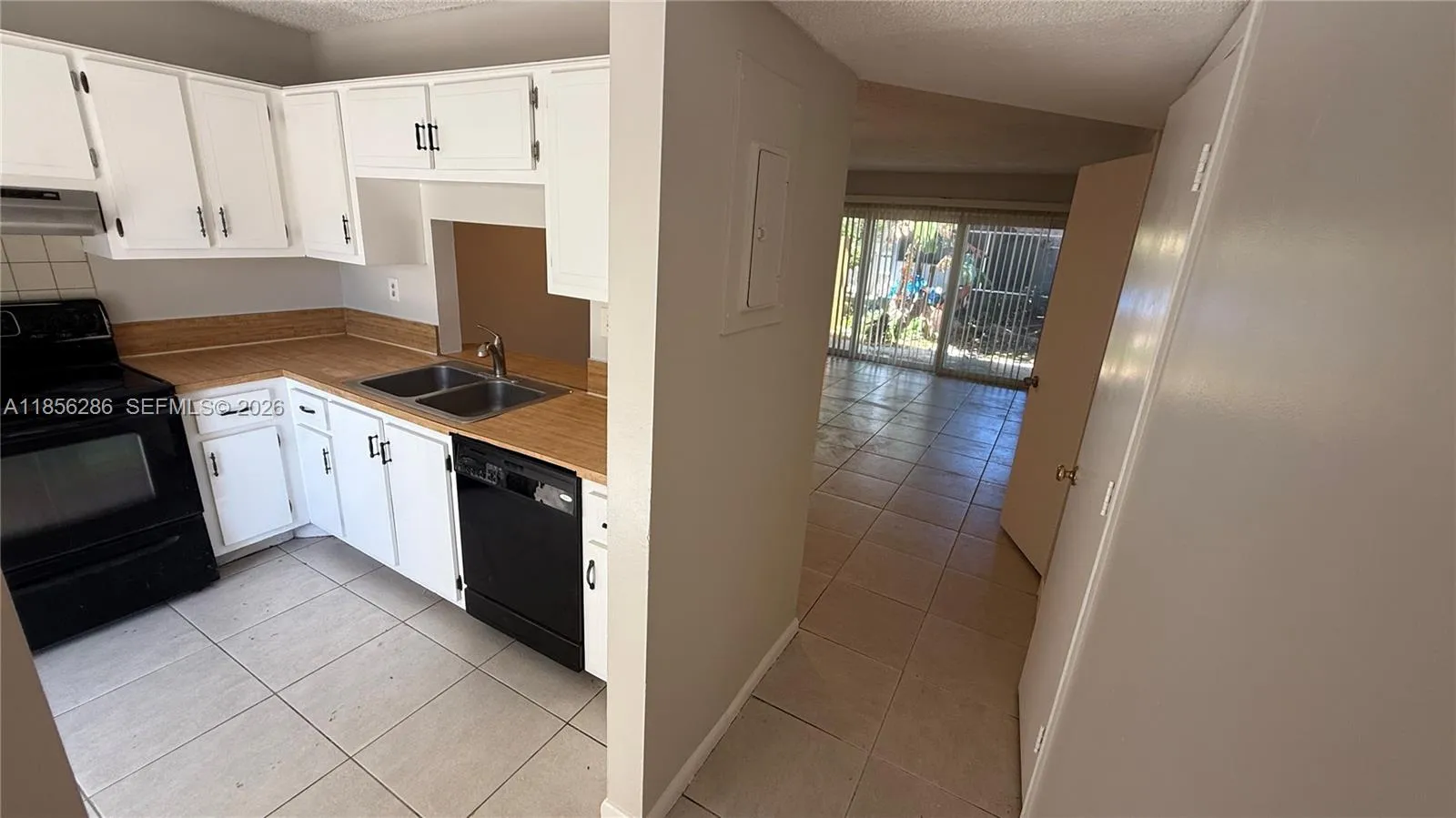 3200 Nw 5th Ter 13, Pompano Beach, Florida 33064, Pompano Beach, Florida 33064, 2 Bedrooms Bedrooms, ,1 BathroomBathrooms,Residential Lease,For Rent,3200 Nw 5th Ter 13, Pompano Beach, Florida 33064,A11856286
