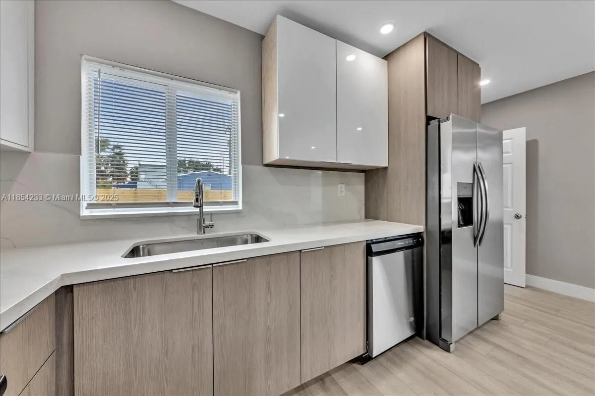 108 Se 23rd St, Fort Lauderdale, Florida 33316, Fort Lauderdale, Florida 33316, ,Residential Income,For Sale,108 Se 23rd St, Fort Lauderdale, Florida 33316,A11854233