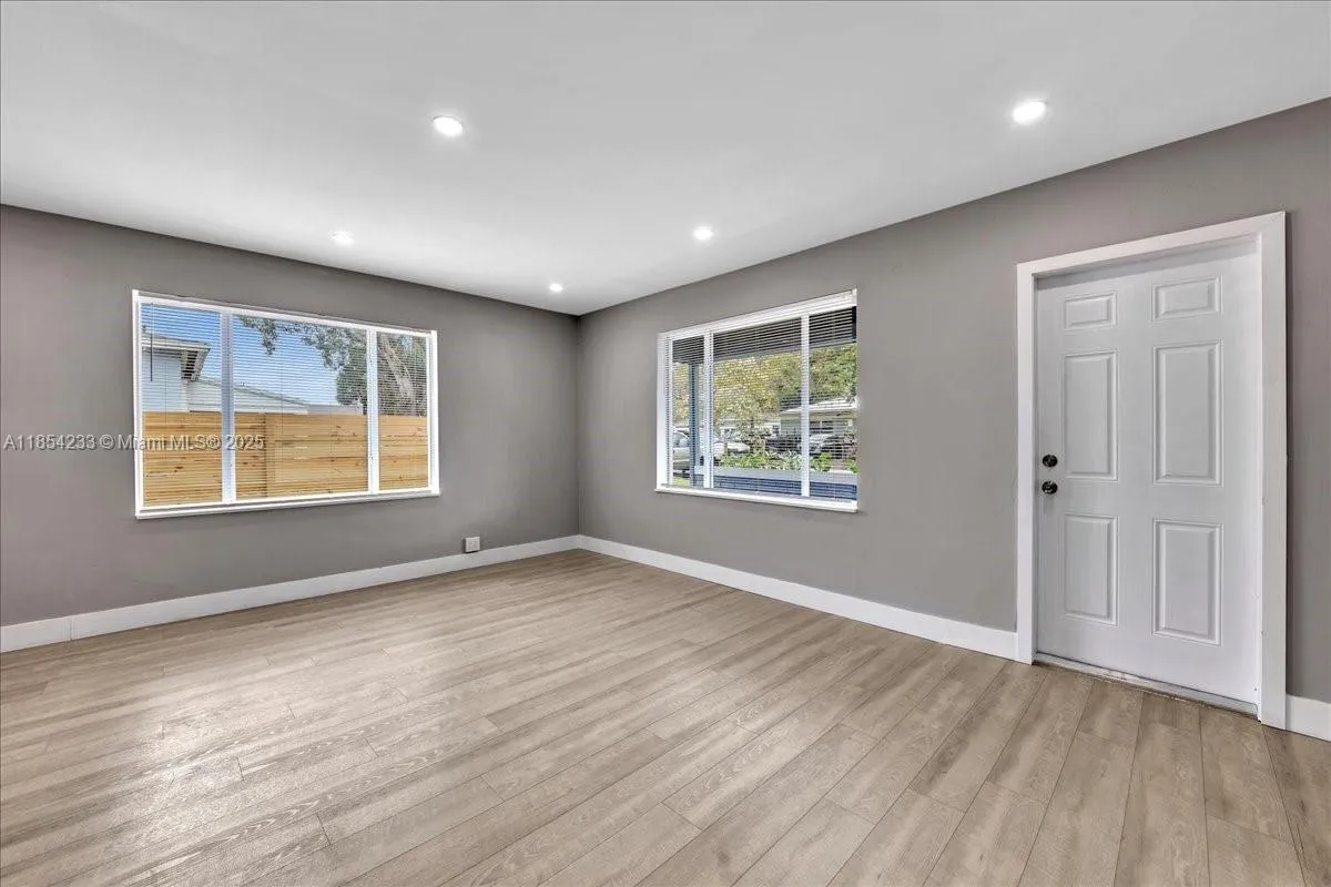 108 Se 23rd St, Fort Lauderdale, Florida 33316, Fort Lauderdale, Florida 33316, ,Residential Income,For Sale,108 Se 23rd St, Fort Lauderdale, Florida 33316,A11854233