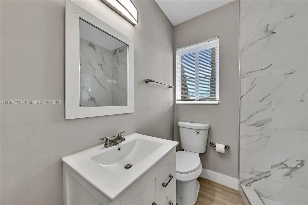 108 Se 23rd St, Fort Lauderdale, Florida 33316, Fort Lauderdale, Florida 33316, ,Residential Income,For Sale,108 Se 23rd St, Fort Lauderdale, Florida 33316,A11854233