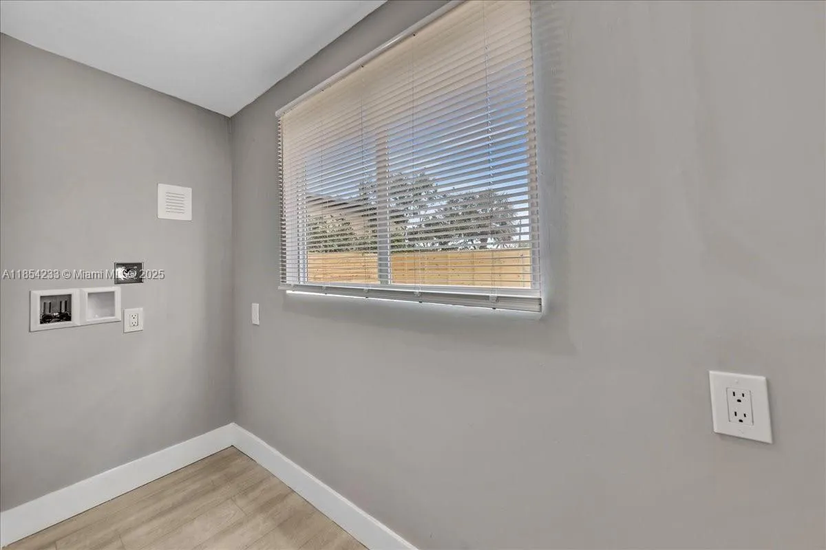 108 Se 23rd St, Fort Lauderdale, Florida 33316, Fort Lauderdale, Florida 33316, ,Residential Income,For Sale,108 Se 23rd St, Fort Lauderdale, Florida 33316,A11854233