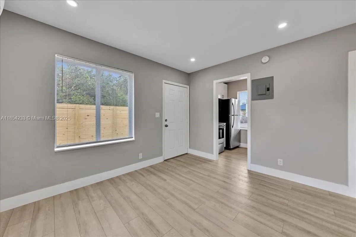 108 Se 23rd St, Fort Lauderdale, Florida 33316, Fort Lauderdale, Florida 33316, ,Residential Income,For Sale,108 Se 23rd St, Fort Lauderdale, Florida 33316,A11854233