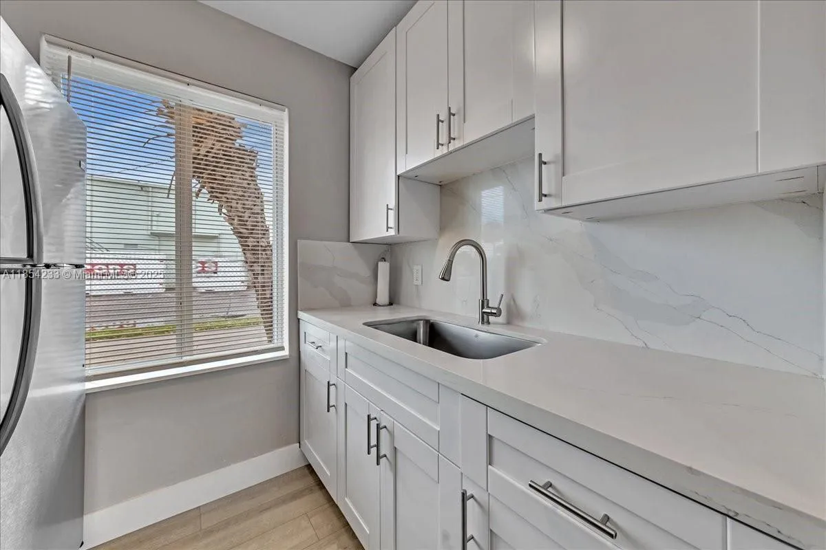 108 Se 23rd St, Fort Lauderdale, Florida 33316, Fort Lauderdale, Florida 33316, ,Residential Income,For Sale,108 Se 23rd St, Fort Lauderdale, Florida 33316,A11854233