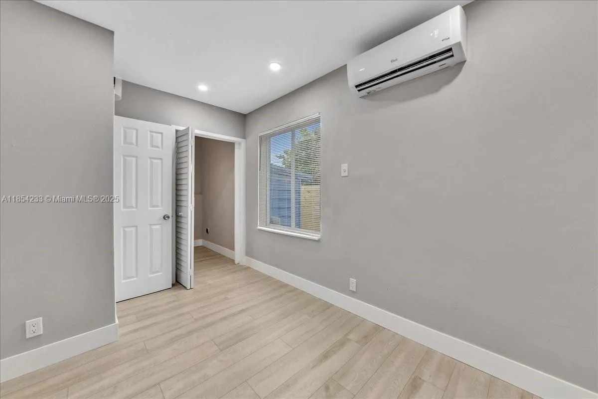 108 Se 23rd St, Fort Lauderdale, Florida 33316, Fort Lauderdale, Florida 33316, ,Residential Income,For Sale,108 Se 23rd St, Fort Lauderdale, Florida 33316,A11854233